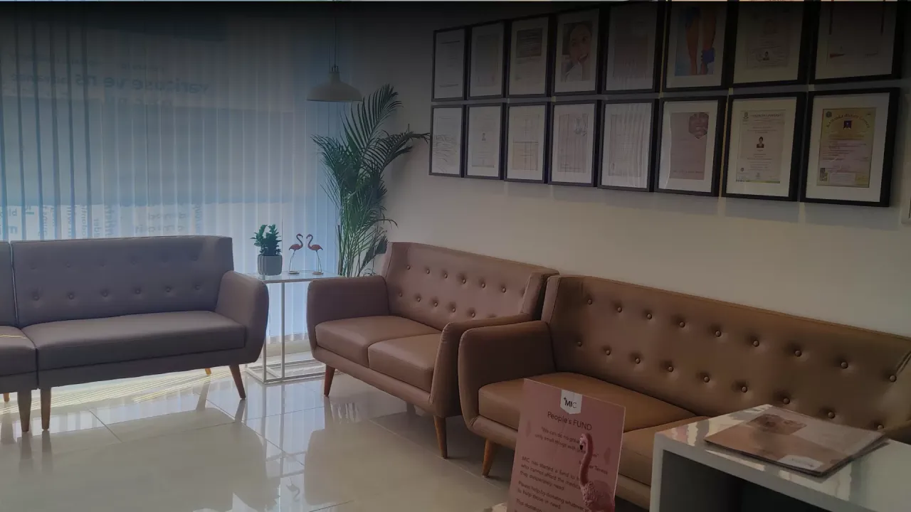 Pinhole Clinic reception in Bangalore